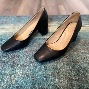 Naturalizer black pumps